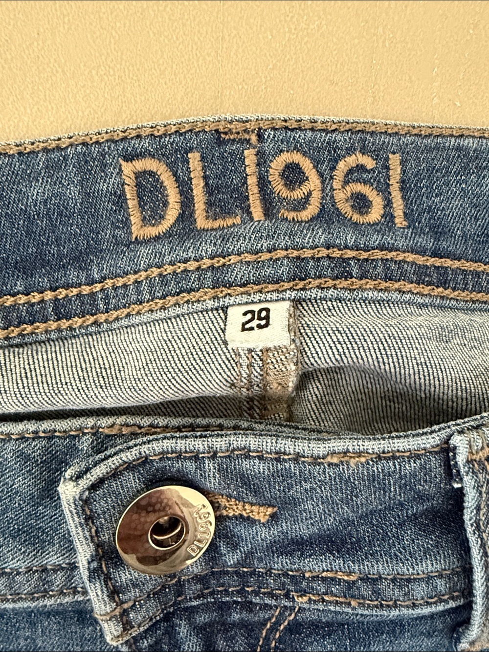 DL1961 Emma Legging Jeans – Women’s Size 29 - Picture 3 of 3